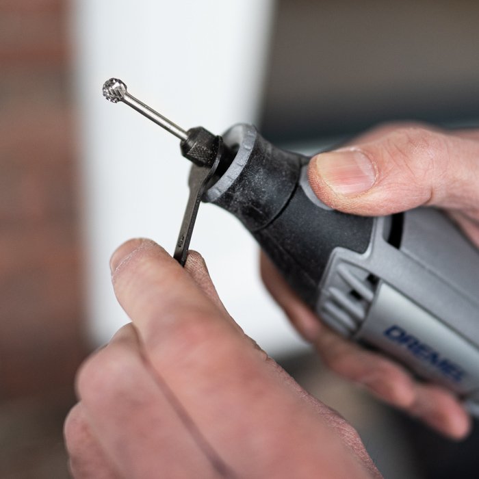 Houtrot frees bevestigen