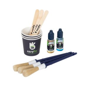 Set om het hout voor te behandelen, voordat je de Premium Houtrotvuller aanbrengt.